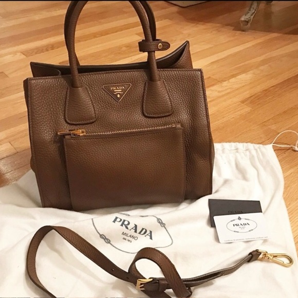 Brown leather  💯 authentic Prada purse - Picture 1 of 11
